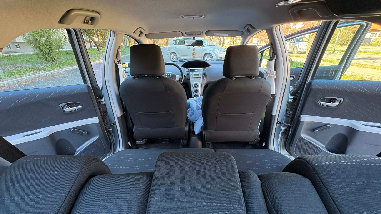 Toyota Yaris, снимка 16 - Автомобили и джипове - 54703701