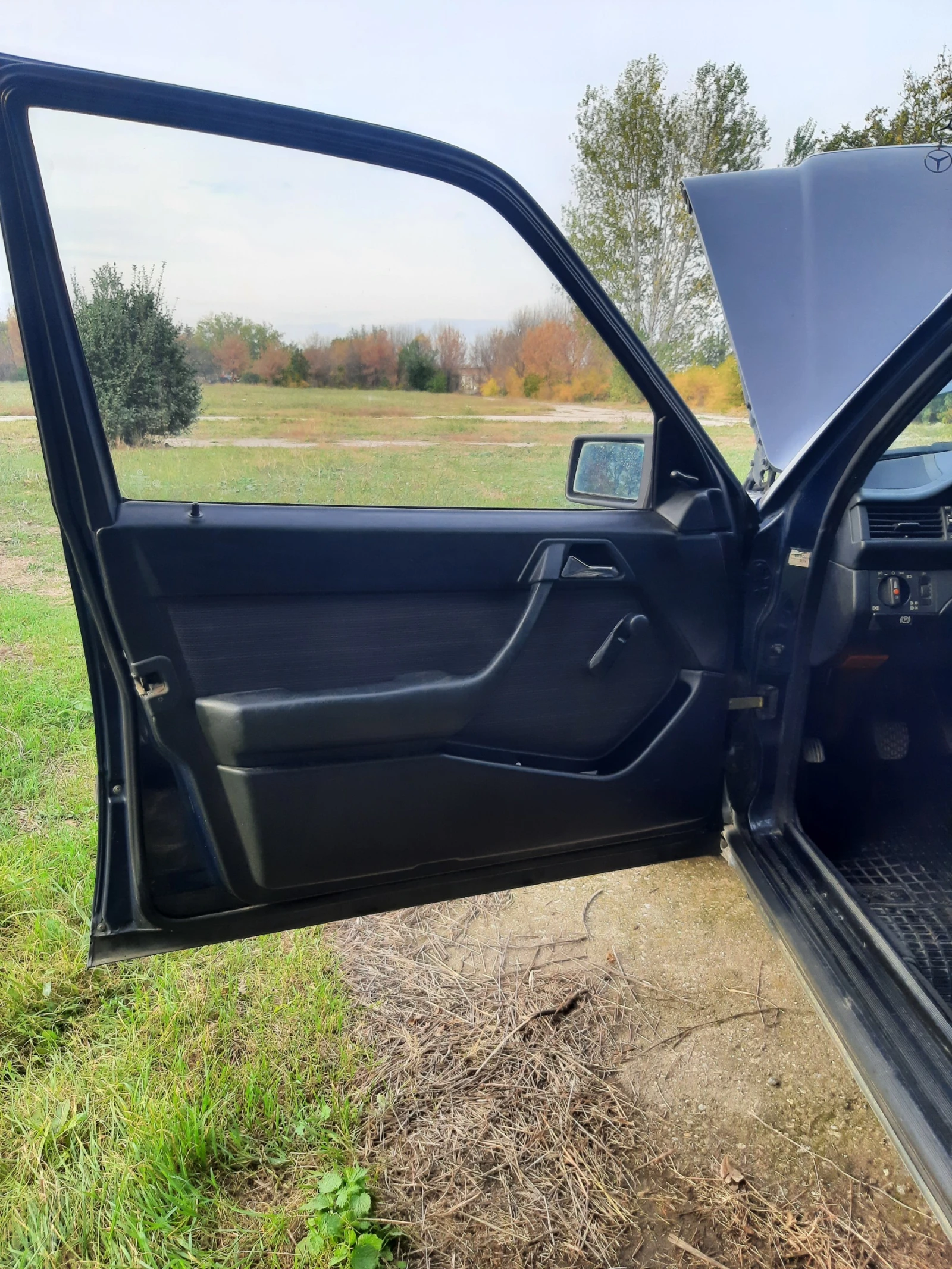 Mercedes-Benz 124 200 d, снимка 16 - Автомобили и джипове - 54767805