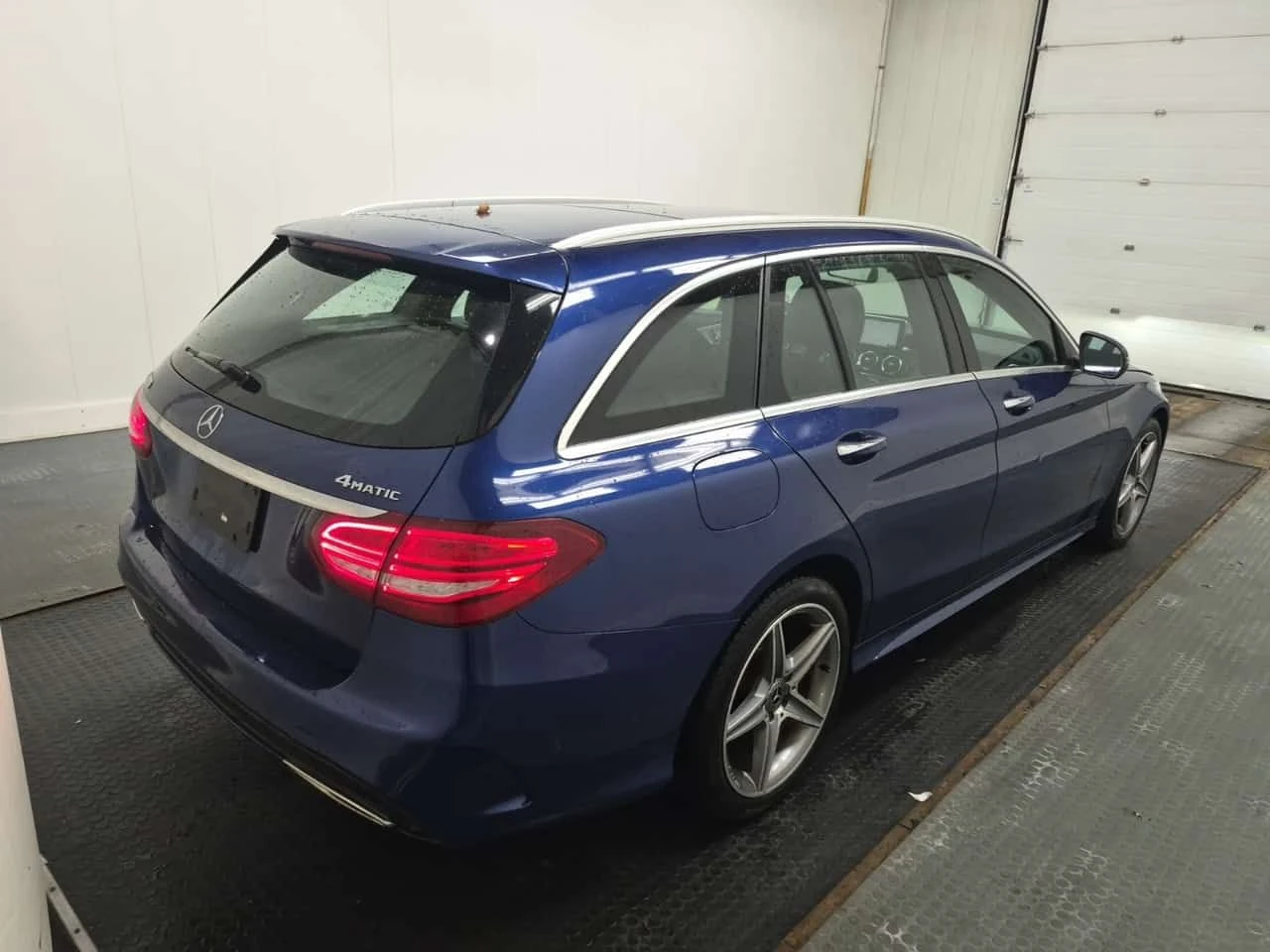 Mercedes-Benz C 300  | DISTRONIC | 360 | BURMESTER | ДВА КЛЮЧА , снимка 5 - Автомобили и джипове - 54944266