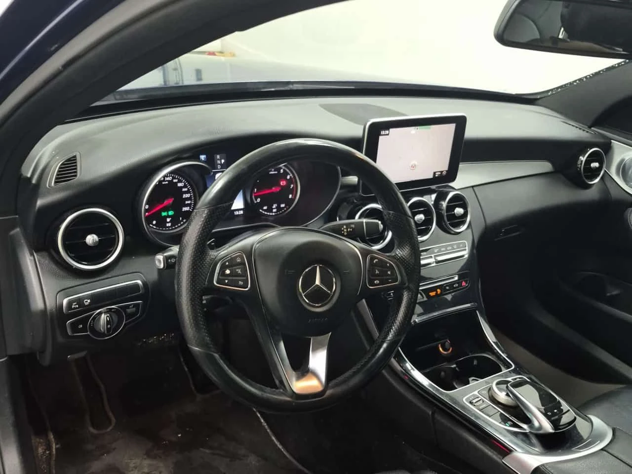 Mercedes-Benz C 300  | DISTRONIC | 360 | BURMESTER | ДВА КЛЮЧА , снимка 10 - Автомобили и джипове - 54944266