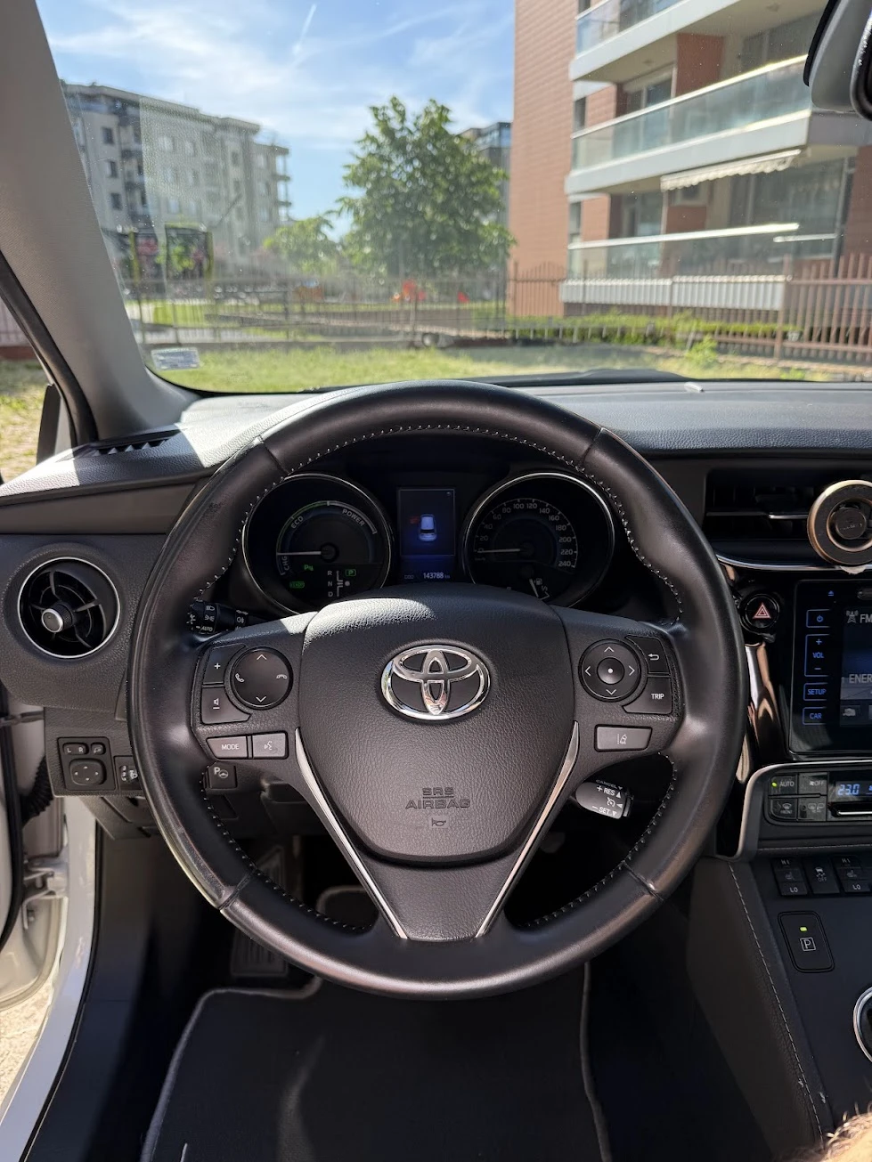 Toyota Auris SOL, снимка 5 - Автомобили и джипове - 55001690