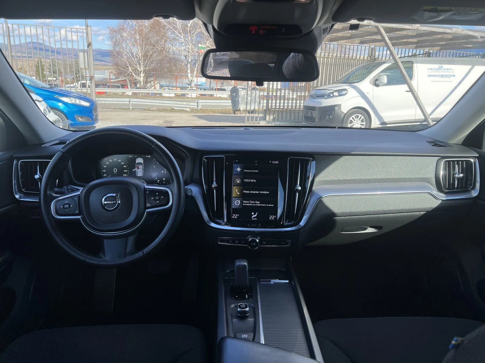 Volvo V60 2.0i - мини хибрид, снимка 10 - Автомобили и джипове - 55096289