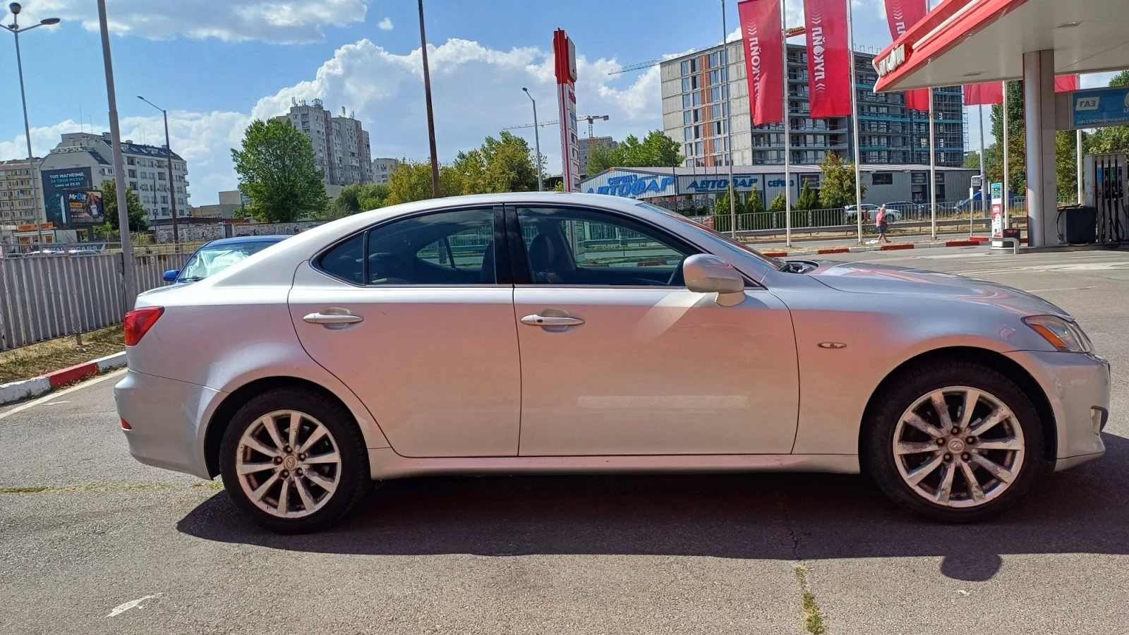 Lexus IS 220d КОЖА, КЛИМА, НАВИ, ПОДГРЕВ, КАМЕРА, ПАРК, АВТОПИЛО, снимка 12 - Автомобили и джипове - 56018171