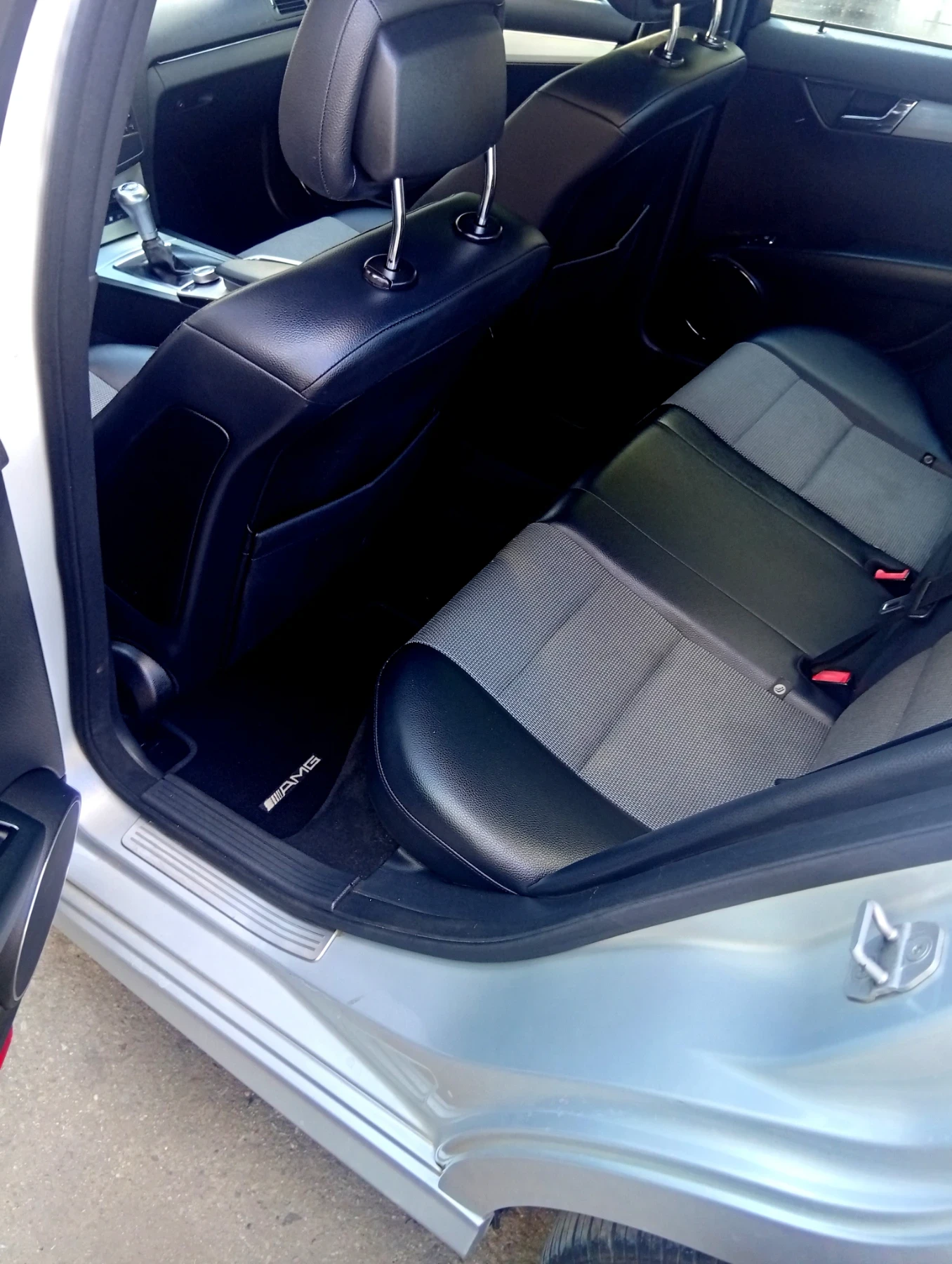 Mercedes-Benz C 220 AMG lineom646, снимка 11 - Автомобили и джипове - 56265564