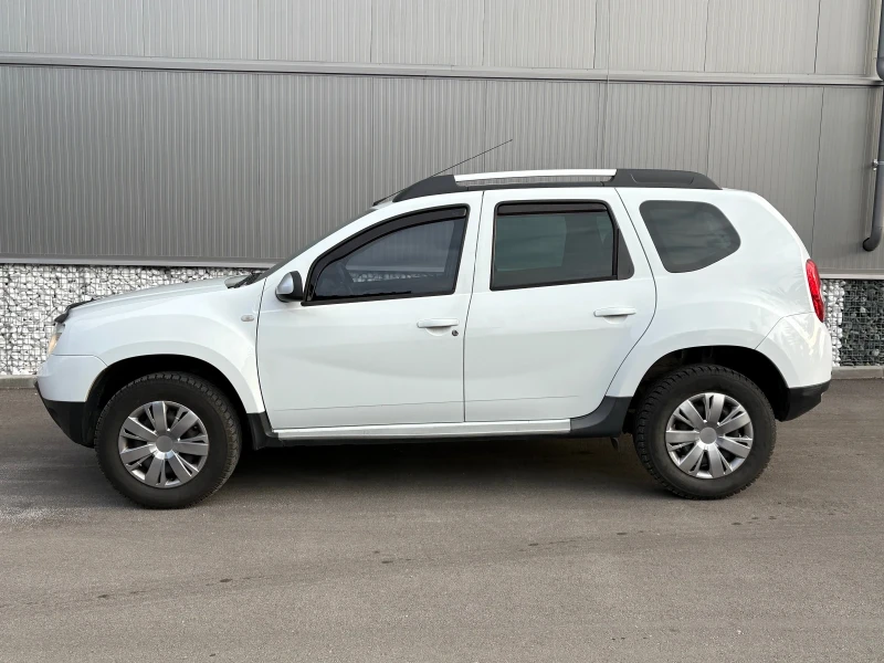 Dacia Duster 1.6i ГАЗ ИНЖЕКЦИОН-ПЕРФЕКТНА!!, снимка 2 - Автомобили и джипове - 49004576