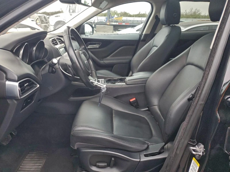 Jaguar F-PACE PREMIUM* CARFAX* АВТОЛИЗИНГ, снимка 7 - Автомобили и джипове - 52911513