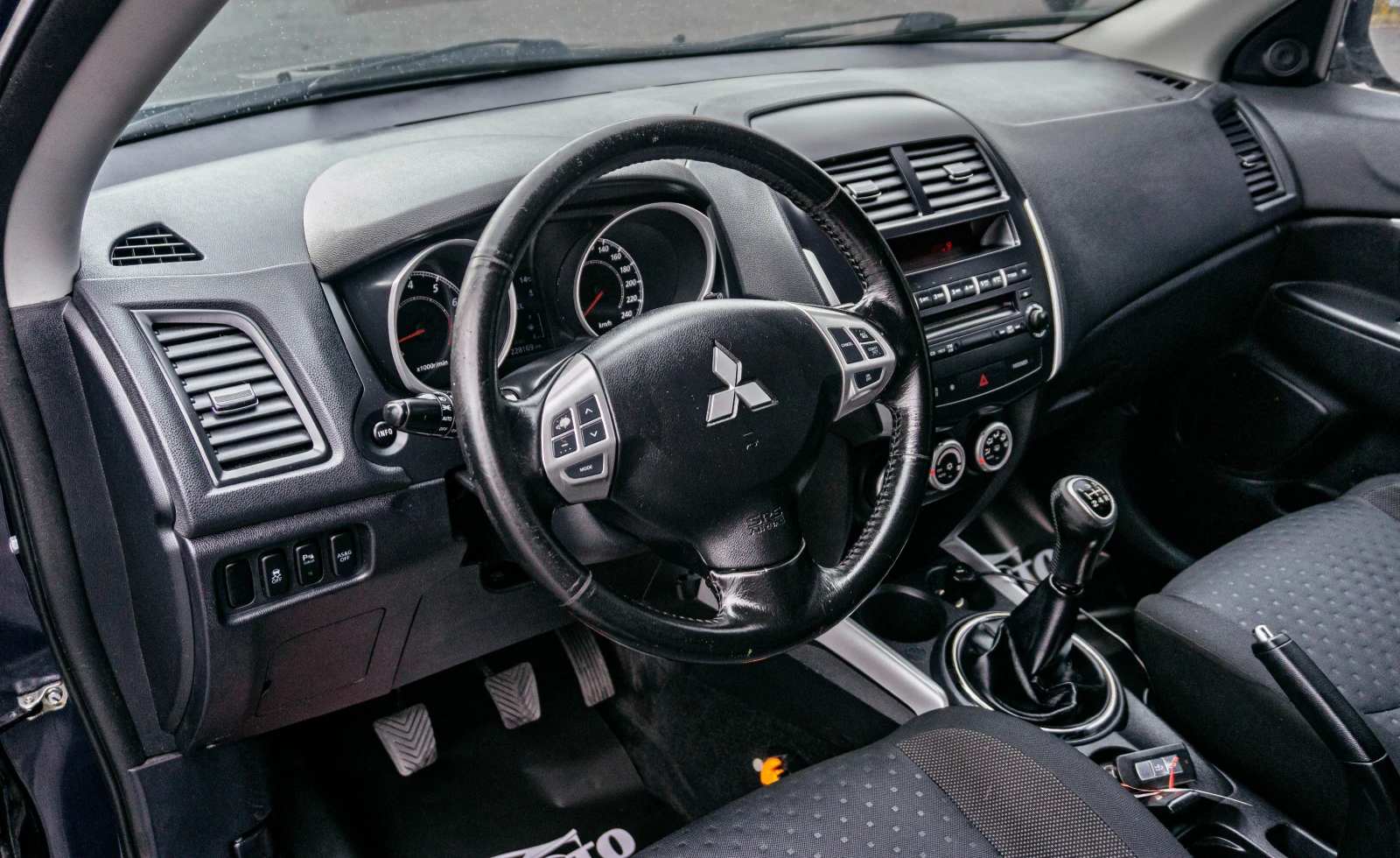 Mitsubishi ASX 1.6i 117hp С ГАРАНЦИЯ!!! KEYLESS | PANO | ТОП!  - изображение 7