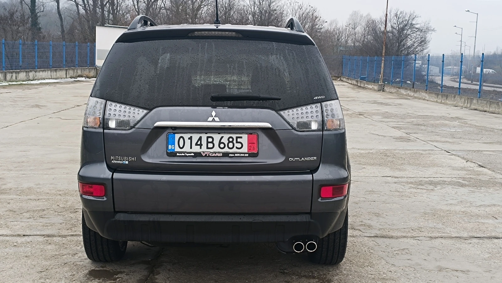 Mitsubishi Outlander 2.2D 4x4 Aut. - изображение 4