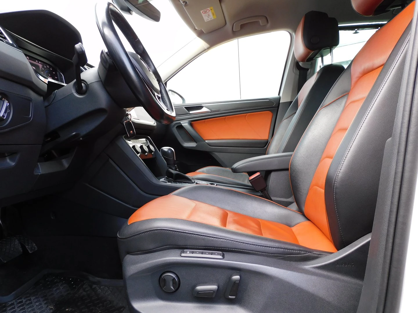 VW Tiguan 2.0 TDI SCR DSG 4MO Highline | Mobile.bg � ����������� 12