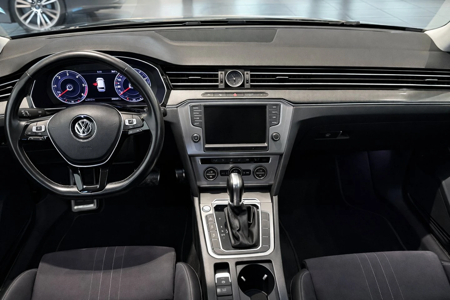 VW Tiguan 2.0 TDI SCR DSG 4MO Highline | Mobile.bg � ����������� 11