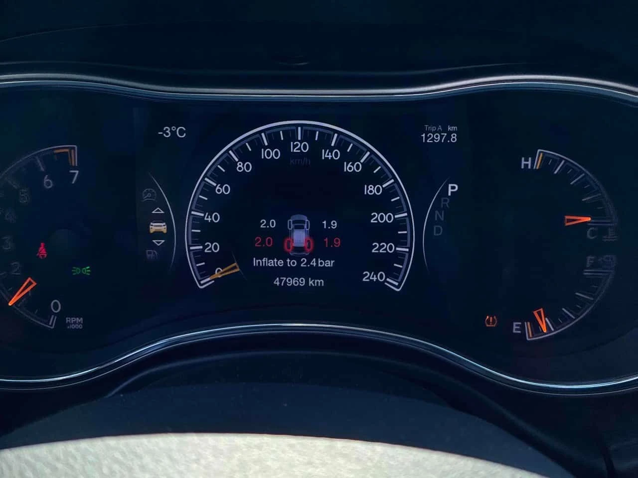 Jeep Grand cherokee * Altitude * 2 КЛЮЧА* ПОДГРЕВ* KEYLESS* , снимка 8 - Автомобили и джипове - 54004538