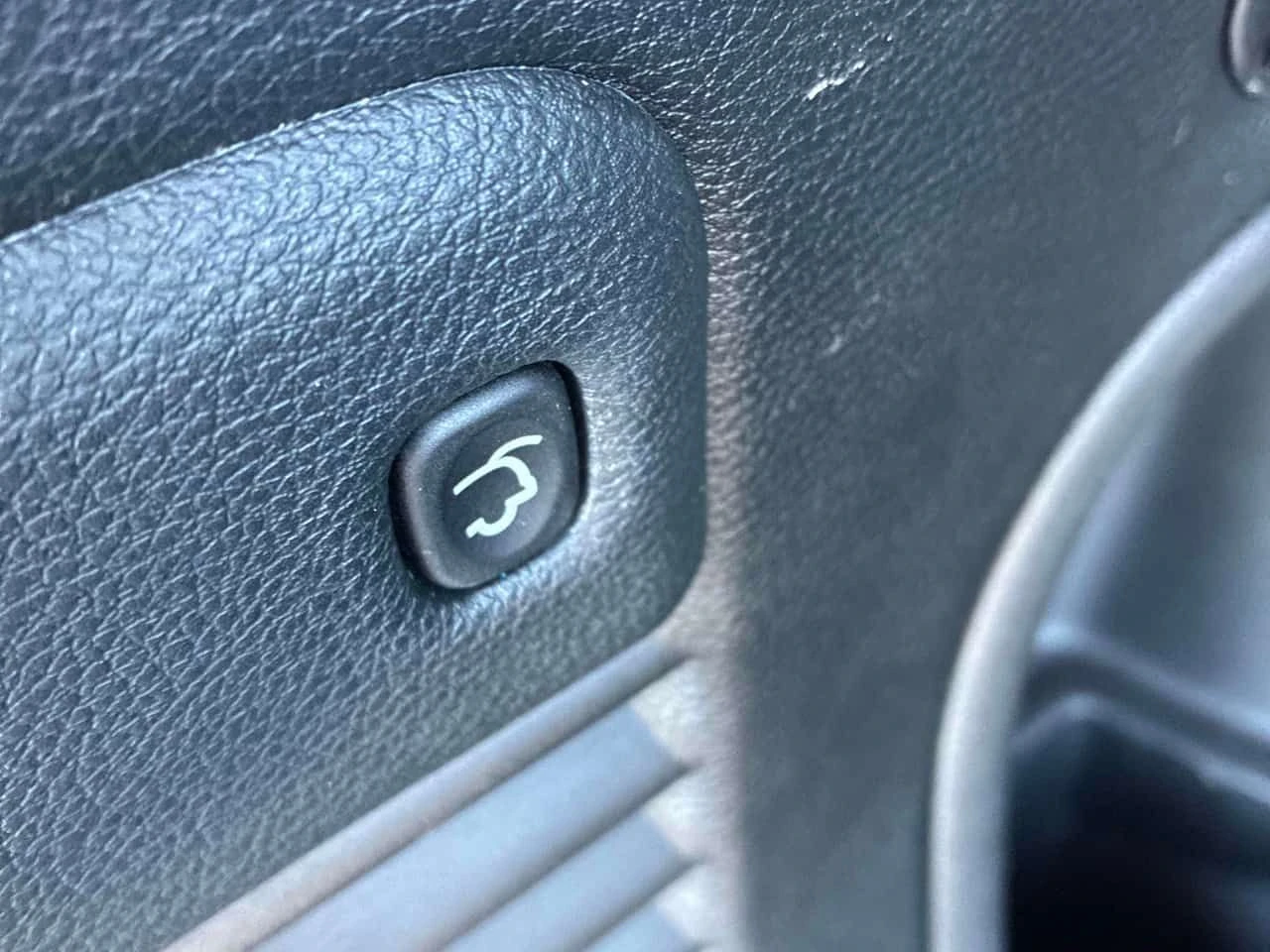 Jeep Grand cherokee * Altitude * 2 КЛЮЧА* ПОДГРЕВ* KEYLESS* , снимка 15 - Автомобили и джипове - 54004538