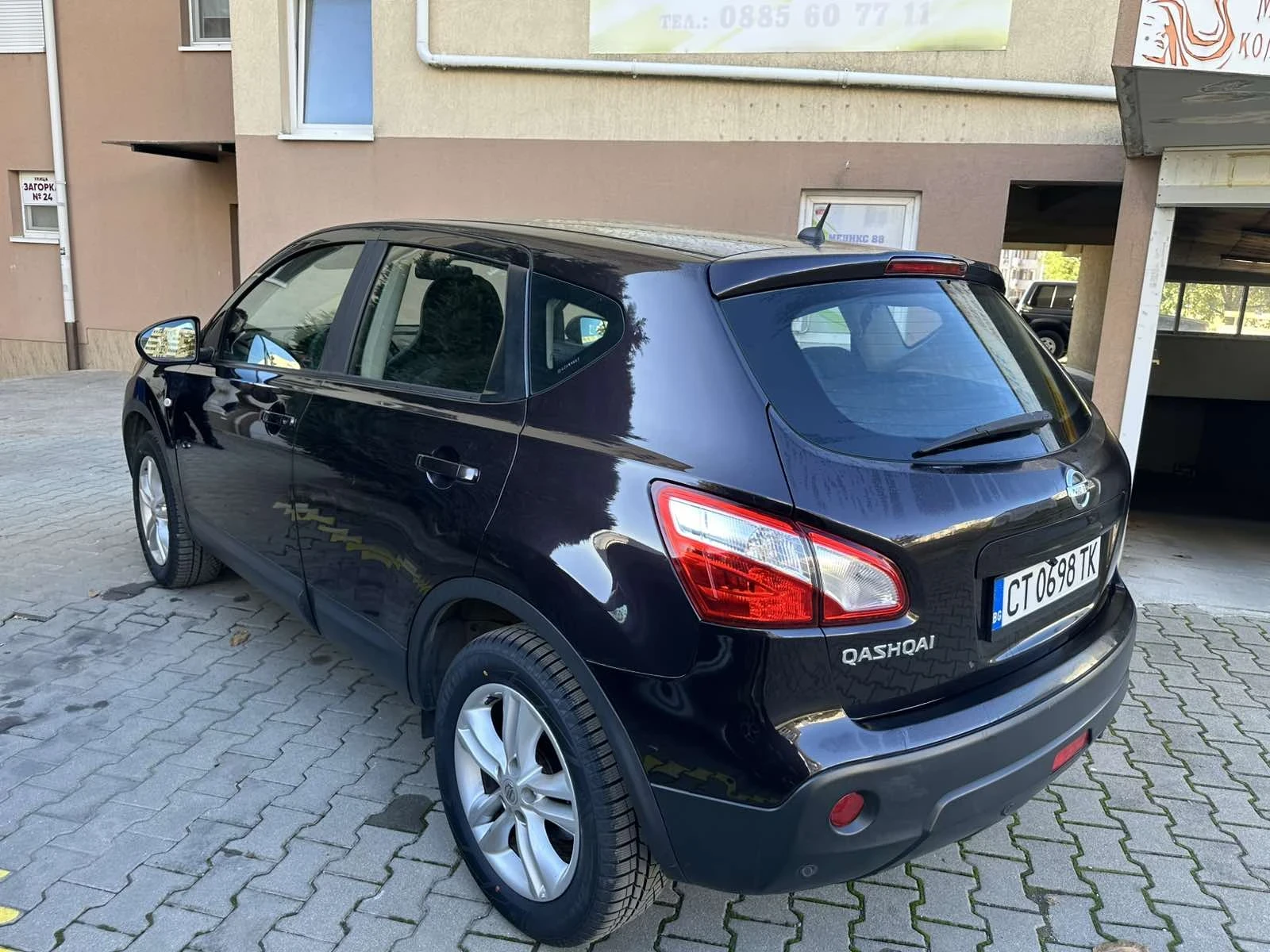 Nissan Qashqai 1.6, снимка 7 - Автомобили и джипове - 54006012