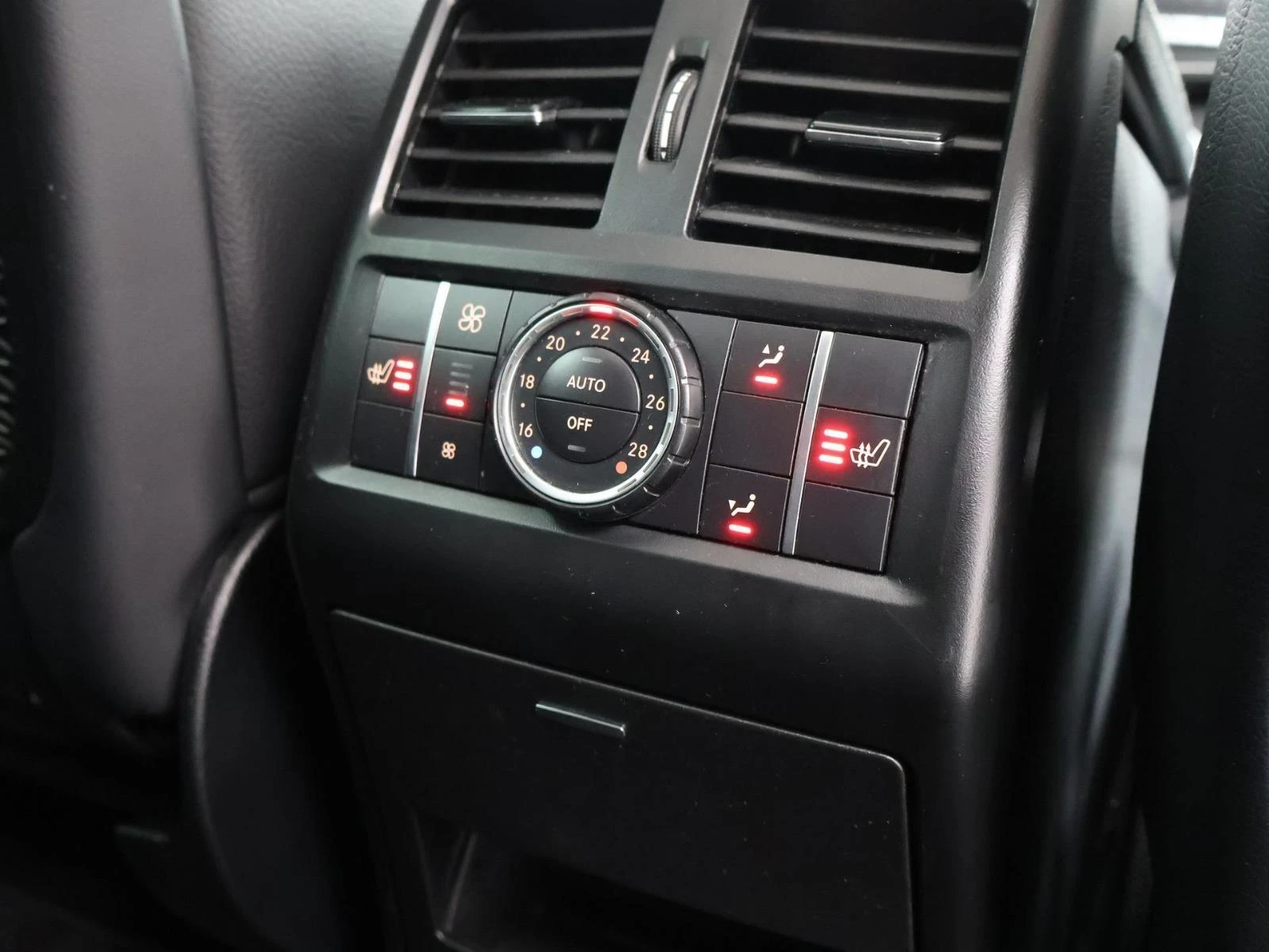 Mercedes-Benz GLE 350 350CDI 4MATIC, снимка 11 - Автомобили и джипове - 54742673