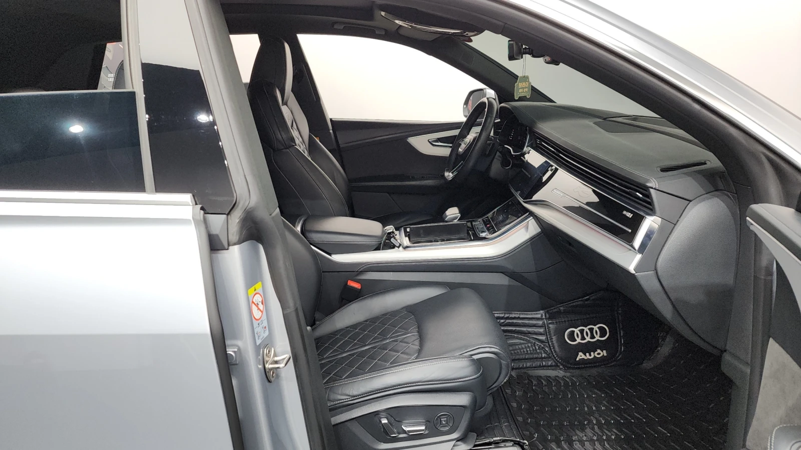 Audi Q8 3.0TDI Quattro Premium, FULL, снимка 10 - Автомобили и джипове - 55200669