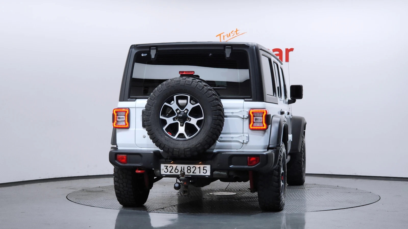Jeep Wrangler 2.0* BLIND SPOT* ПОДГРЕВ ВОЛАН* КРАЙНА ЦЕНА, снимка 4 - Автомобили и джипове - 55594958