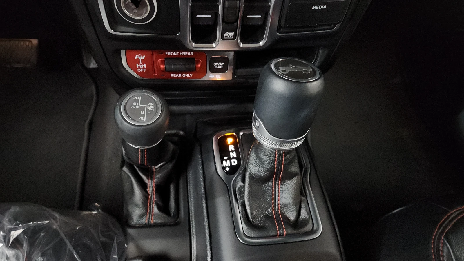 Jeep Wrangler 2.0* BLIND SPOT* ПОДГРЕВ ВОЛАН* КРАЙНА ЦЕНА, снимка 9 - Автомобили и джипове - 55594958