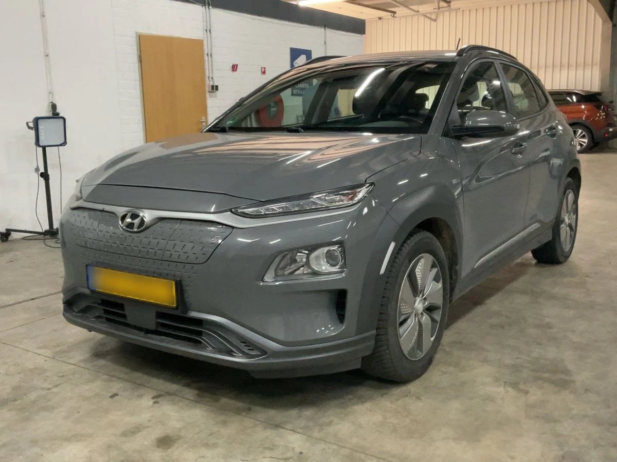 Hyundai Kona 64kw Premium Термопомпа Сертификат SoH  
