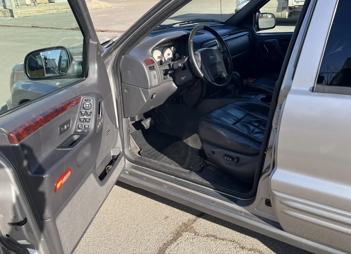 Jeep Grand cherokee 4, 7 v8, снимка 8 - Автомобили и джипове - 56275050