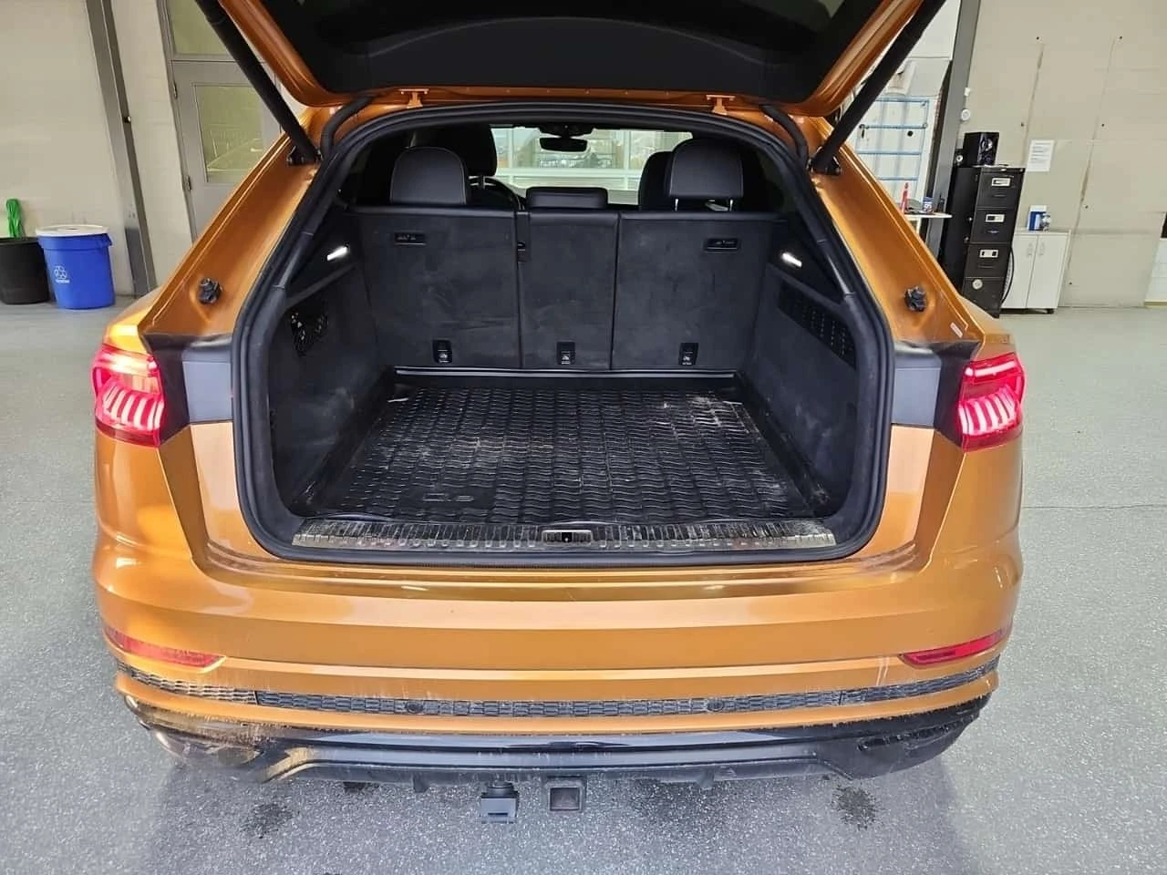 Audi Q8 PROGRESSIV/ПОДГРЕВ/ОБДУХ/ПАНО/CARFAX, снимка 14 - Автомобили и джипове - 56299984