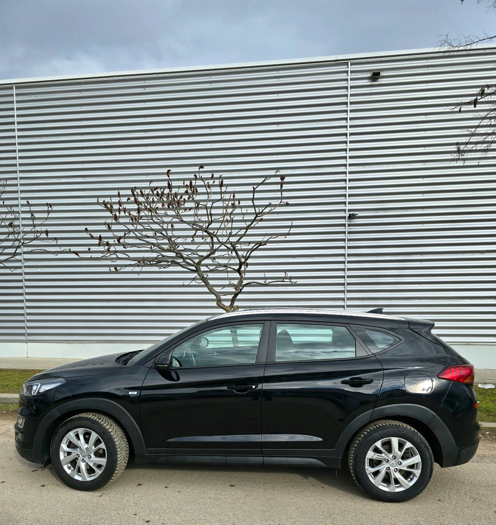 Hyundai Tucson 1.6CRDI 48V MILD-HYBRID , снимка 13 - Автомобили и джипове - 56327959
