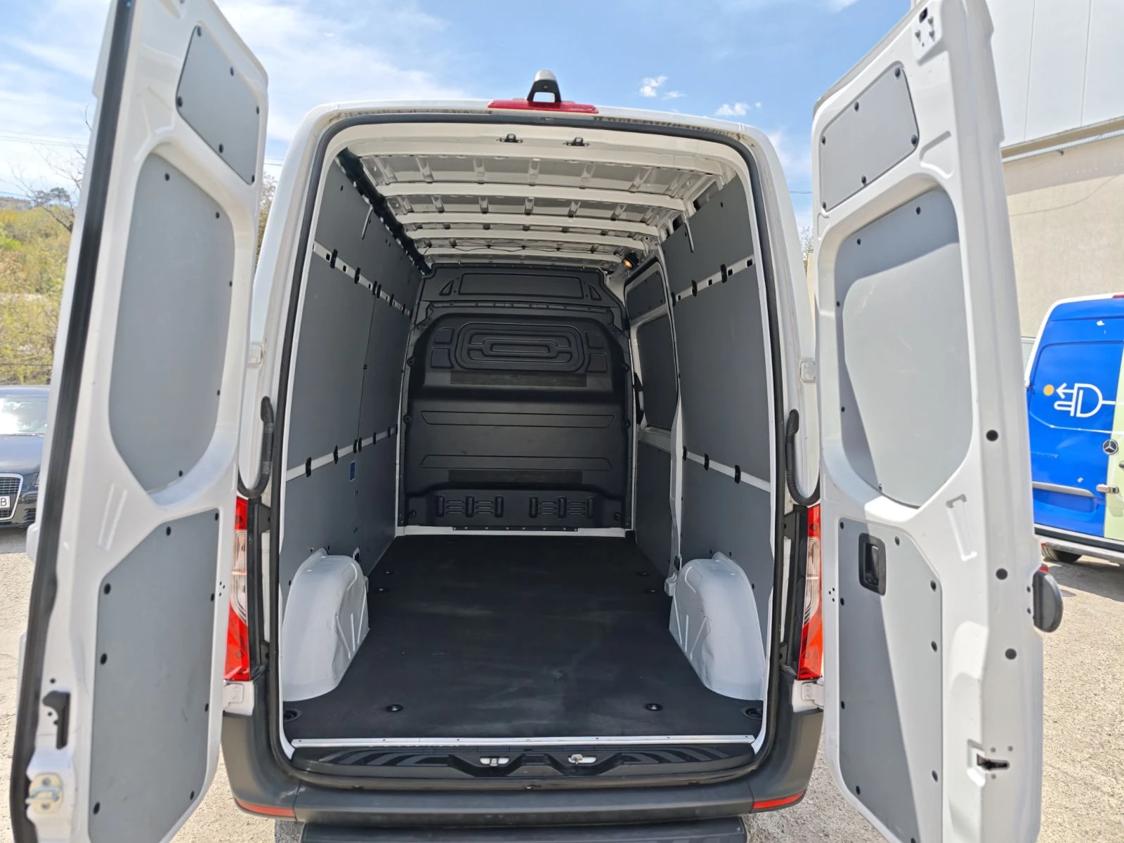 Mercedes-Benz Sprinter еSprinter 311 W910, снимка 14 - Бусове и автобуси - 53904176