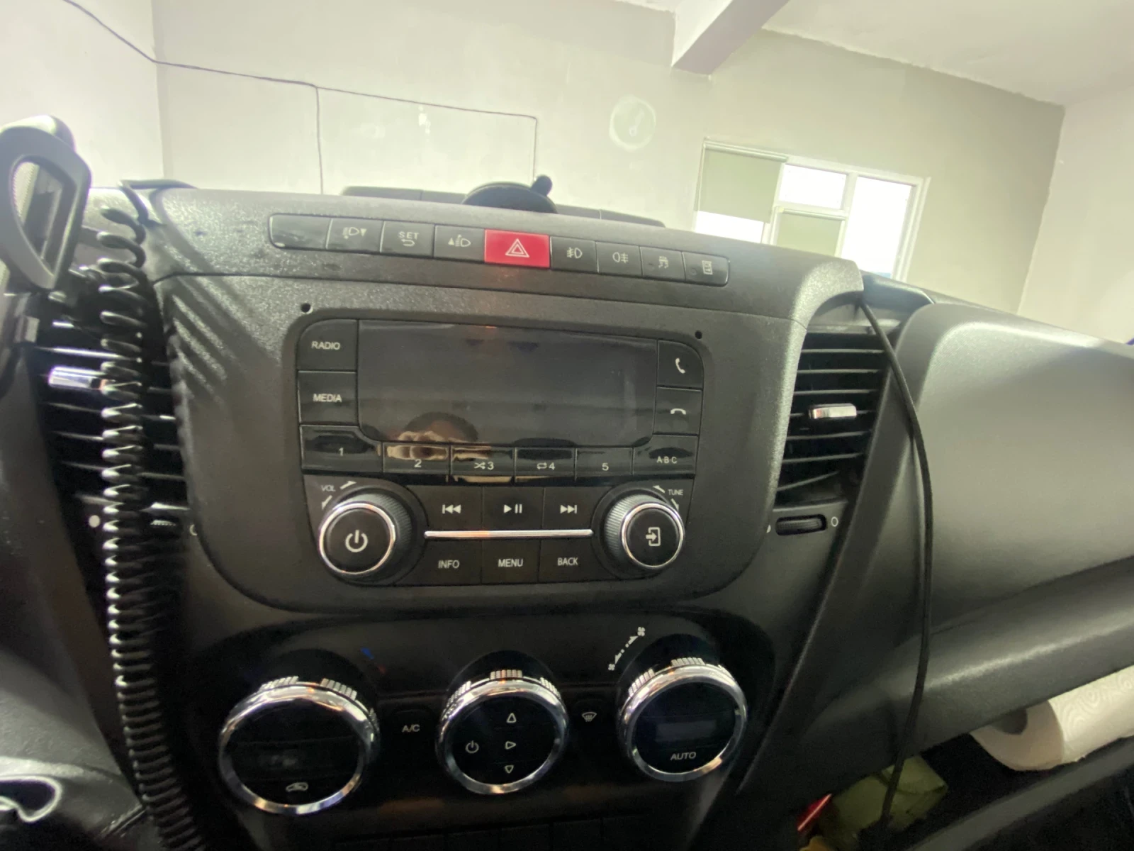 Iveco Daily 2.3, снимка 7 - Бусове и автобуси - 55894328