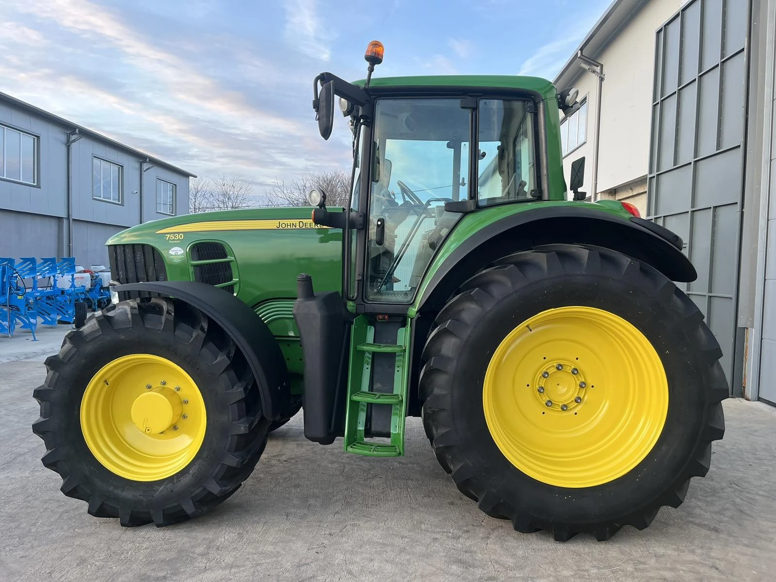 Трактор John Deere 7530 Premium - изображение 3