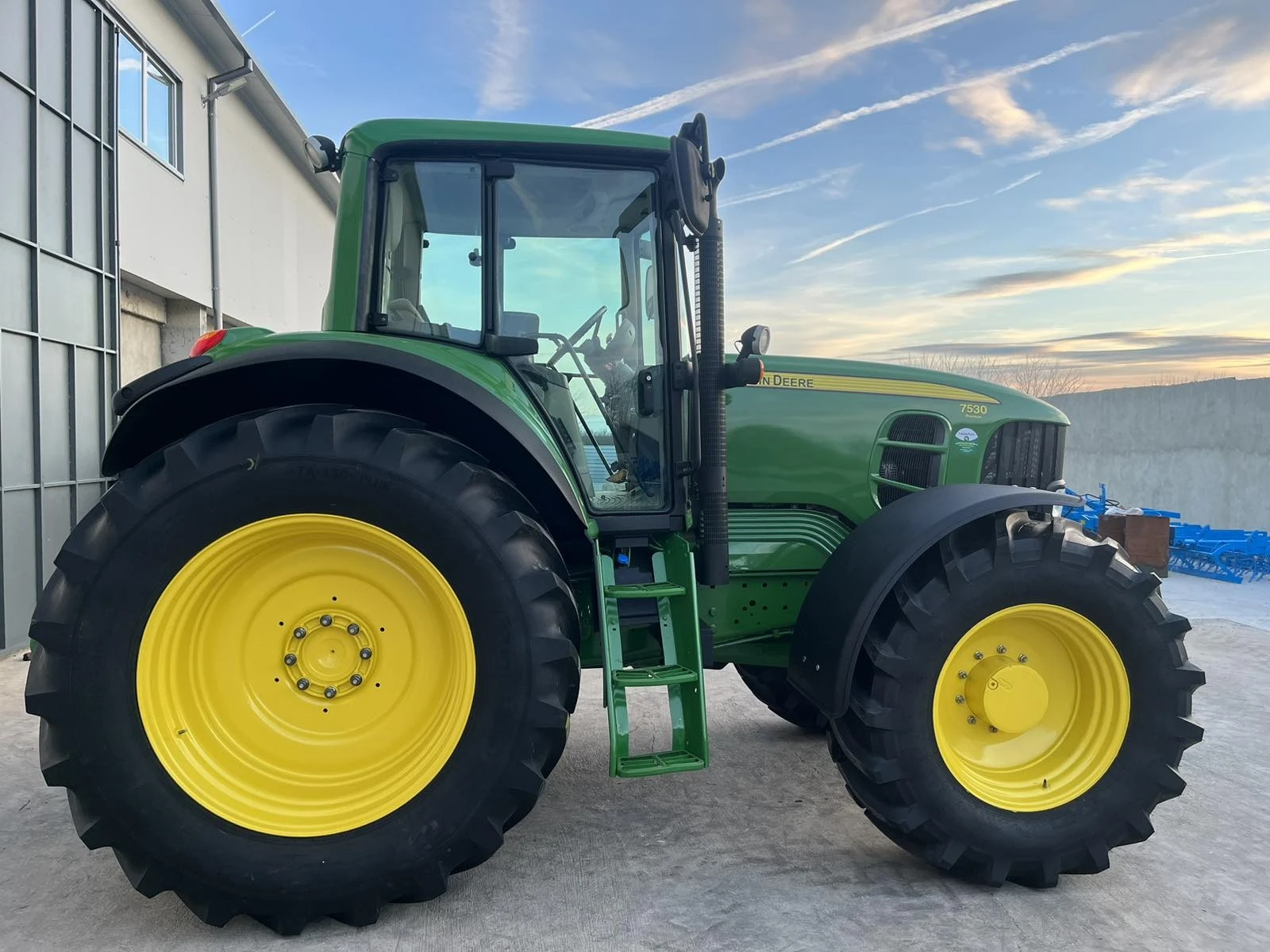 Трактор John Deere 7530 Premium - изображение 9