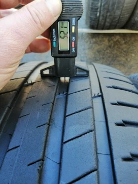 Гуми Летни 235/50R19, снимка 7 - Гуми и джанти - 43906696