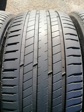 Гуми Летни 235/50R19, снимка 1 - Гуми и джанти - 43906696