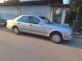 Mercedes-Benz E 200, снимка 11