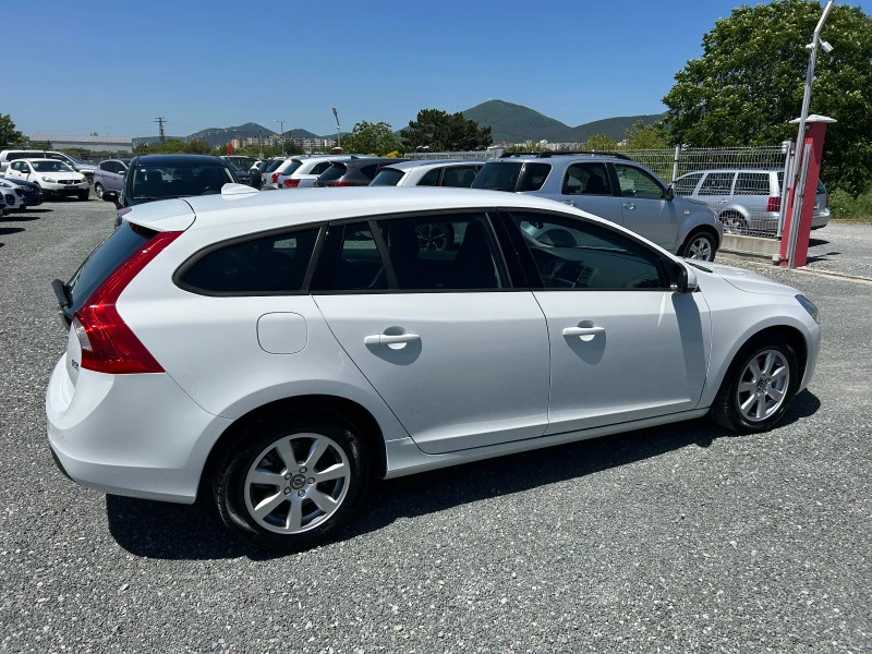 Volvo V60 (KATO НОВА), снимка 5 - Автомобили и джипове - 45782621