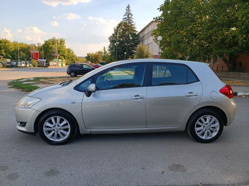 Toyota Auris 1.6i-124кс-ШВЕЙЦАРИЯ-РЪЧКА-Keyless, снимка 6 - Автомобили и джипове - 46996842