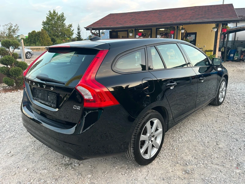 Volvo V60 2.0D 120кс D2! ! АВТОМАТИК !!  ! ! EURO 6, снимка 5 - Автомобили и джипове - 47017542