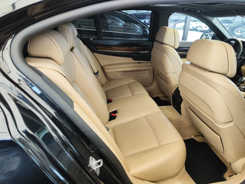 BMW 740 MPAK* 360CAM* CARBON* ALCANTAR* PODGREV* OBDUH* FA, снимка 7 - Автомобили и джипове - 50659357