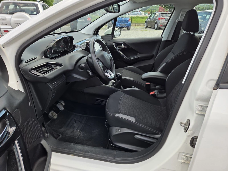 Peugeot 208, снимка 2 - Автомобили и джипове - 52635007