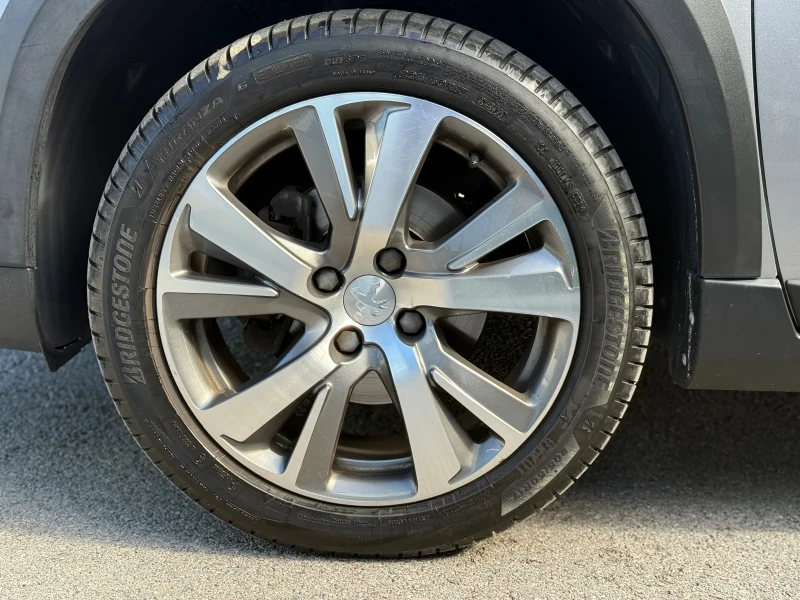 Peugeot 2008 1.2i Turbo, снимка 17 - Автомобили и джипове - 52120443