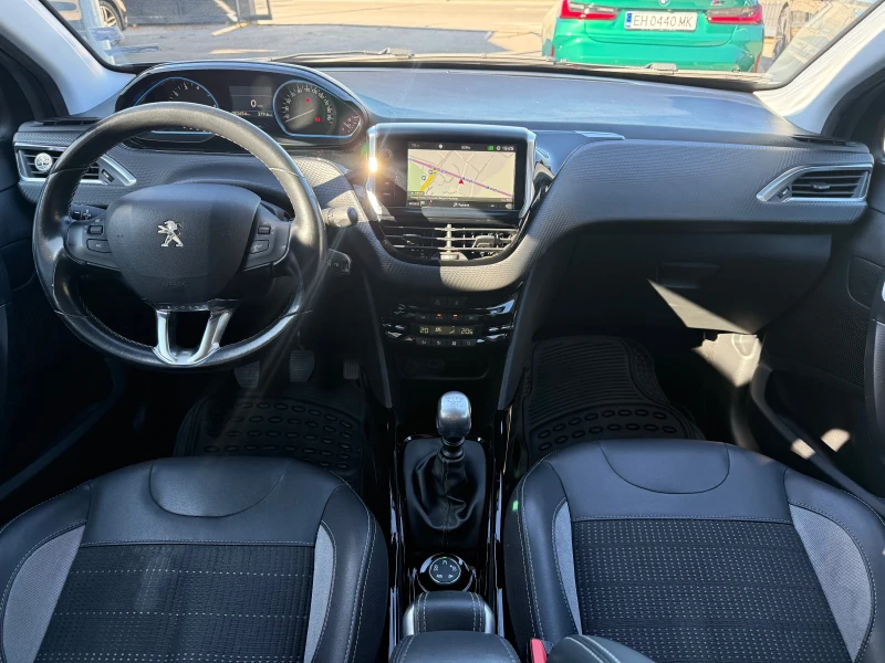 Peugeot 2008 1.2i Turbo, снимка 11 - Автомобили и джипове - 52120443