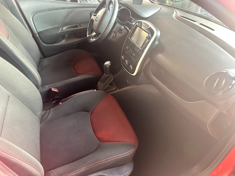 Renault Clio 1.5dci, снимка 9 - Автомобили и джипове - 52621443
