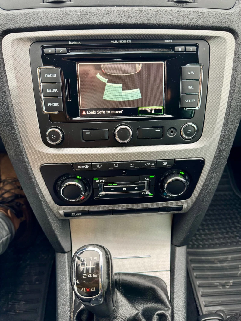 Skoda Octavia 2.0TDI 4x4 Elegance, снимка 15 - Автомобили и джипове - 52672447