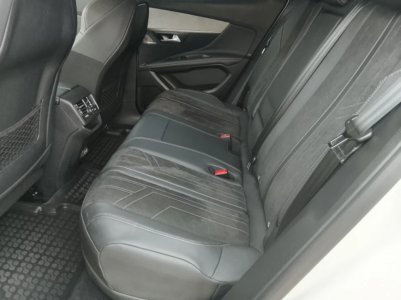 Peugeot 3008 New Line Up GT 1.6 Plug-in HYBRID 4WD 300 e-E, снимка 12 - Автомобили и джипове - 52721617