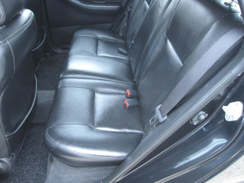 Toyota Corolla 1, 4-Климатроник, Кожа, снимка 11 - Автомобили и джипове - 52753785