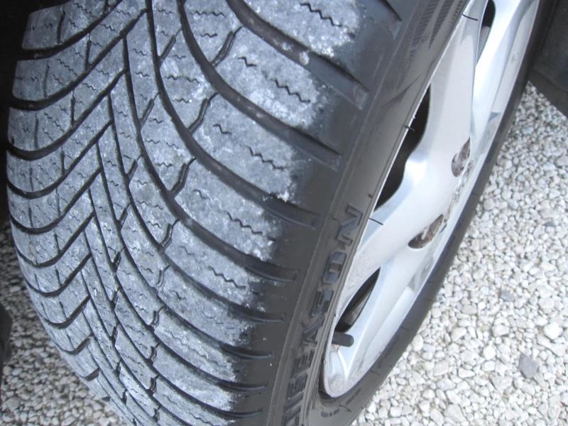 Toyota Corolla 1, 4-Климатроник, Кожа, снимка 14 - Автомобили и джипове - 52753785