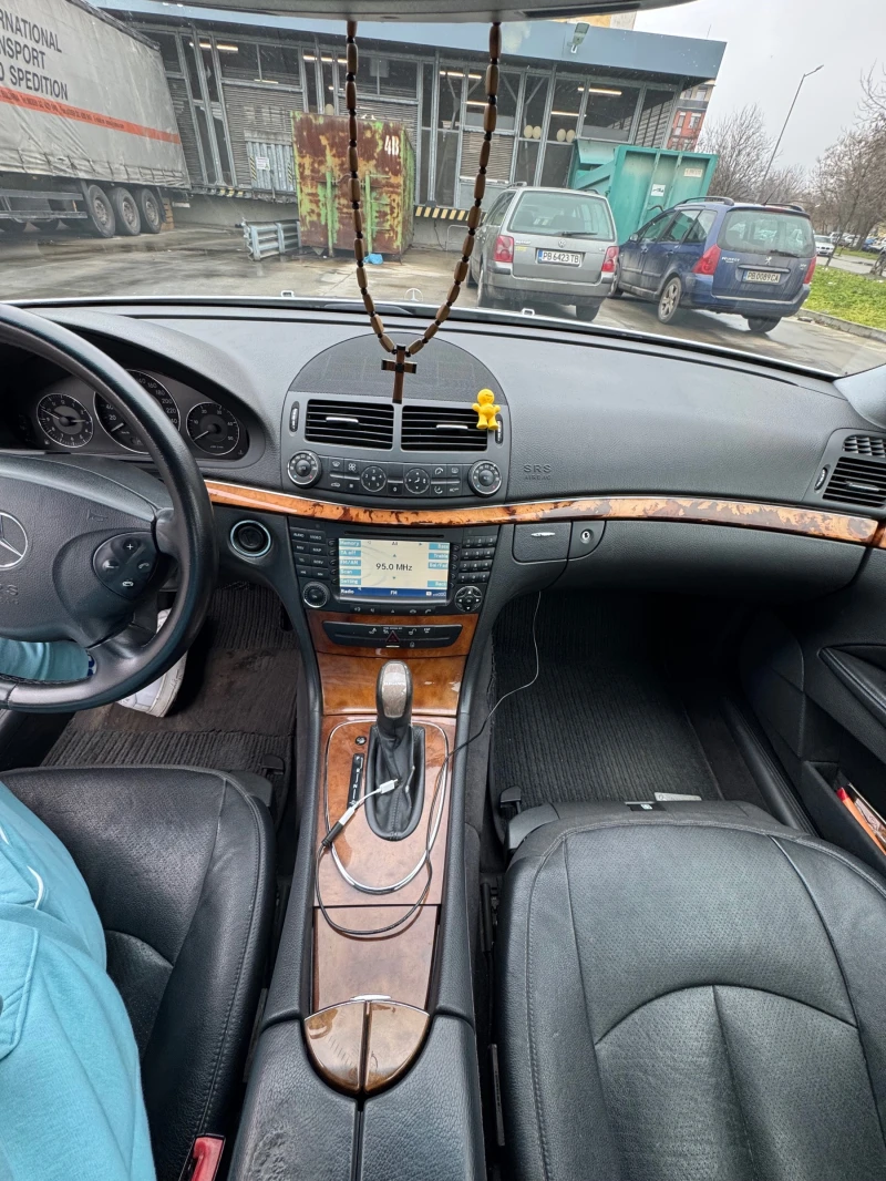 Mercedes-Benz E 280 CDI, снимка 14 - Автомобили и джипове - 53212688