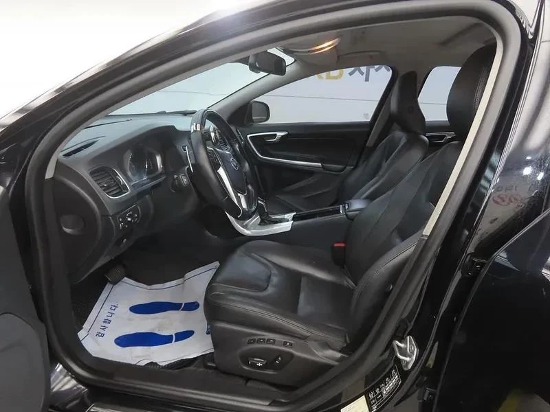 Volvo S60, снимка 5 - Автомобили и джипове - 56740260