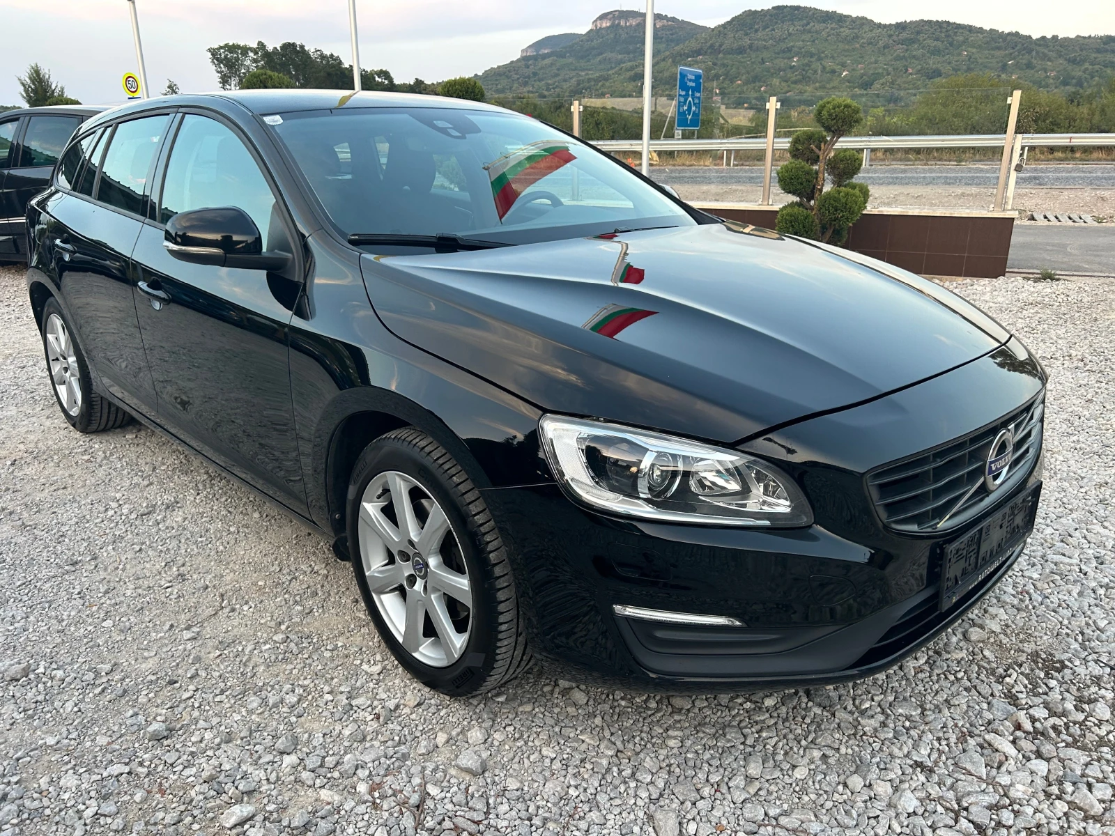 Volvo V60 2.0D 120кс D2! ! АВТОМАТИК !!  ! ! EURO 6 - изображение 7