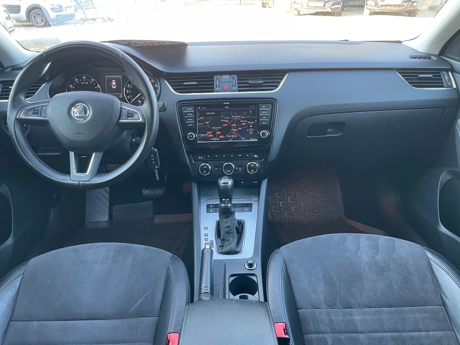 Skoda Octavia KAMERA NAVI DISTRONIK SLIDENE NA LNTITE  - изображение 10
