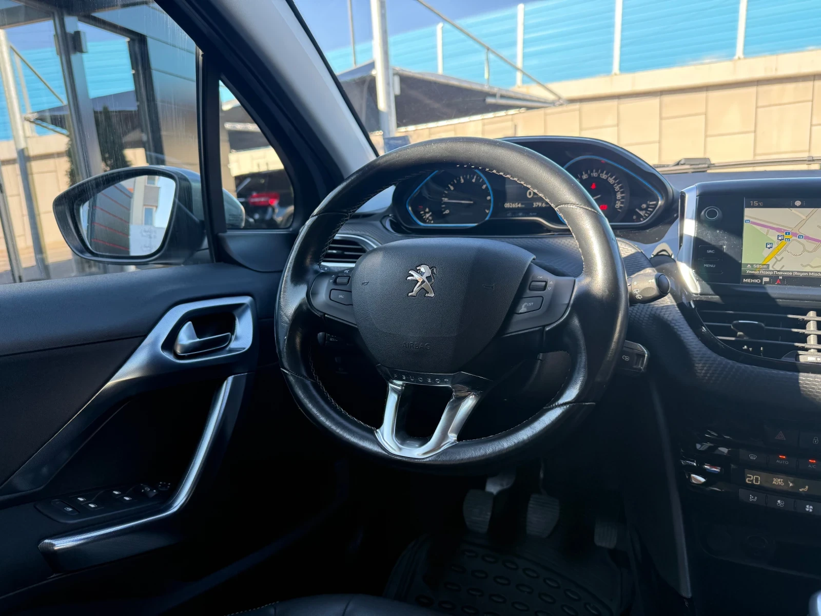 Peugeot 2008 1.2i Turbo | Mobile.bg   15