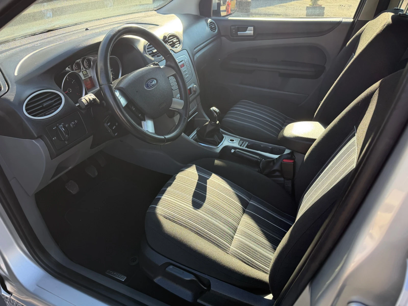 Ford Focus 2.0I 16v* Facelift - изображение 10